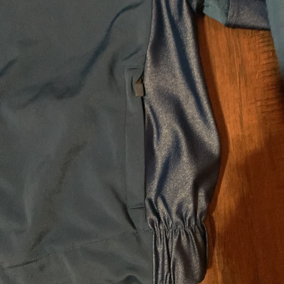 Excellent Condition Pre-Owned Jacket - Picture 9 of 13